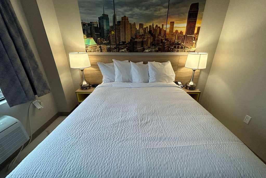 Days Inn By Wyndham Staten Island New York Room photo